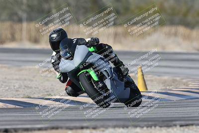 media/Dec-01-2025-Moto Forza (Mon) [[2daa91e15f]]/1-Advanced Group/Session 3 (Turn 3)/